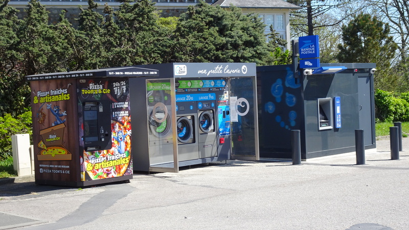 Cash machine