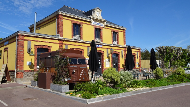 Carteret train station
