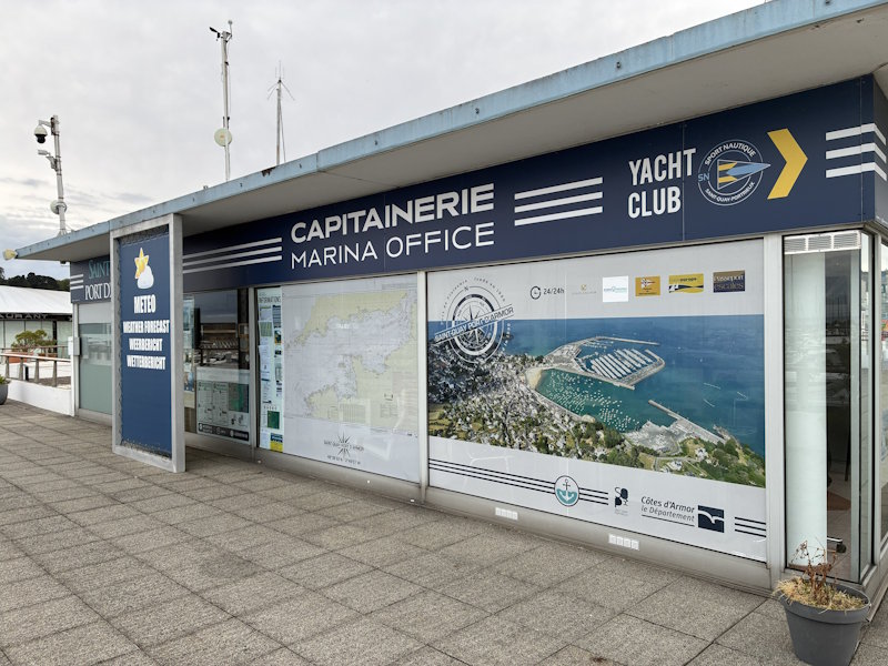 Saint Quay Portrieux marina 11 Saint Quay Capitainerie