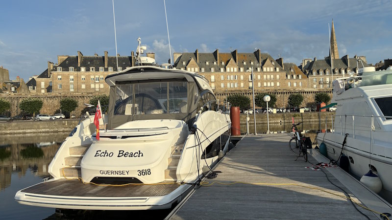 Saint Malo - Vauban marina 2 Walls